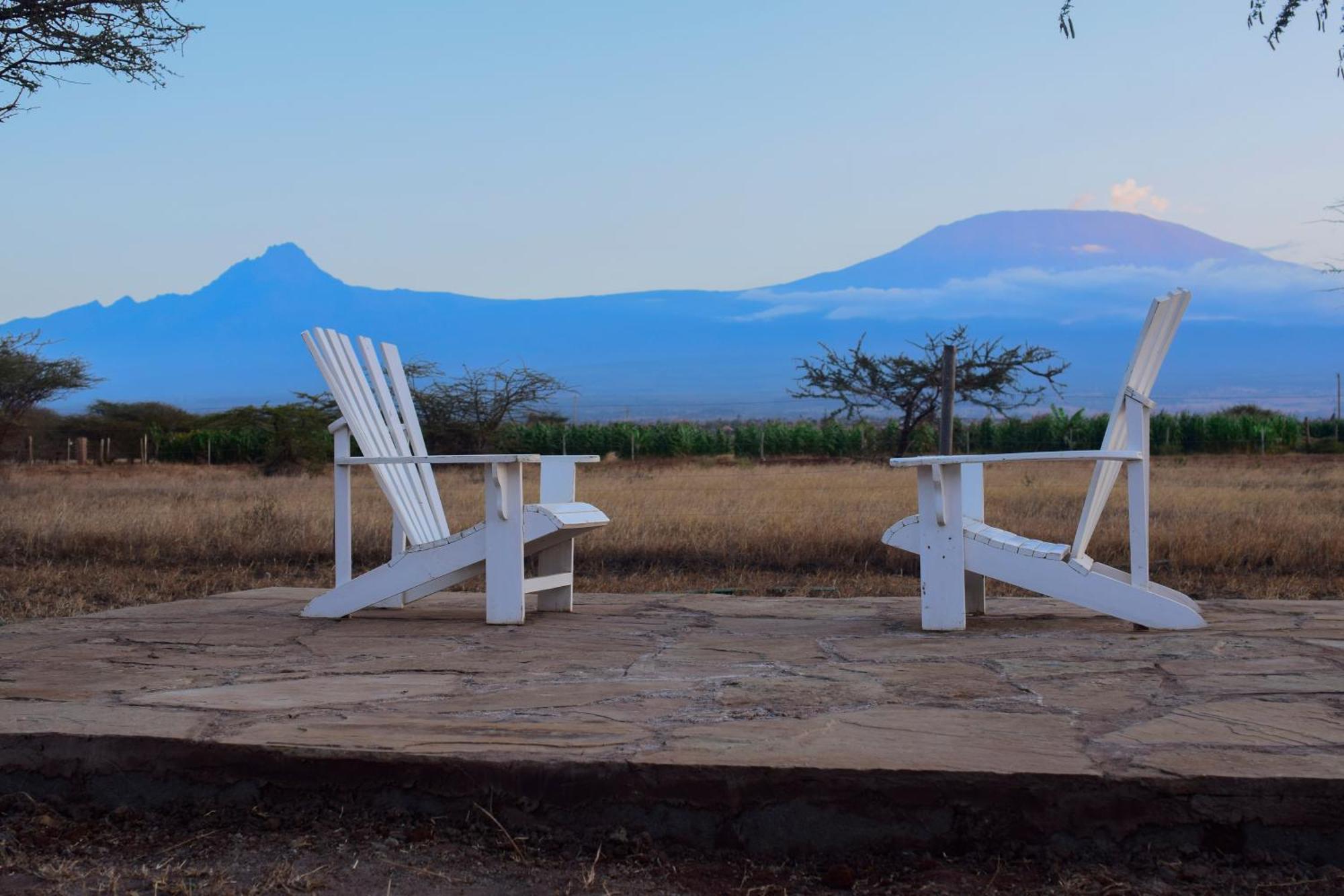 Amboseli Glass House Oloitokitok Exterior foto